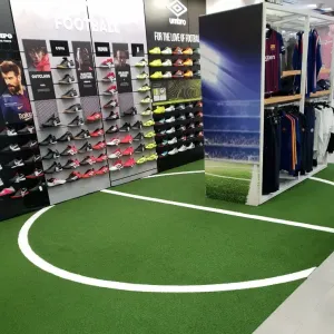 Sport Vision uredenje izlozbenog prostora s bijelim linijama