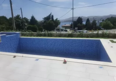 Kuća za najam, Karlobag, okućnica