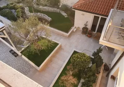 Kuća za odmor, Selce, okućnica