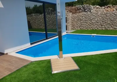 Kuće za najam, Krk, okućnice