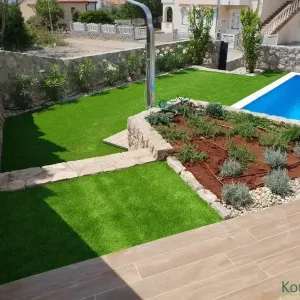 Dvori&scaron;te sa tu&scaron;em