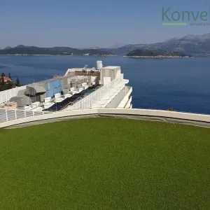 Pogled na plavo Jadransko more i otoke