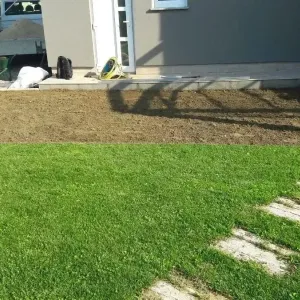 Radovi na postavljanju umjetne trave