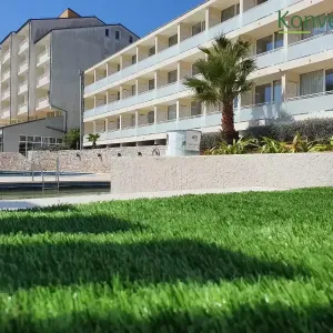 Hotel Valamar sa bazenom u Rabcu