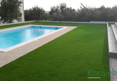 Vila za najam, Kaštel, okućnica