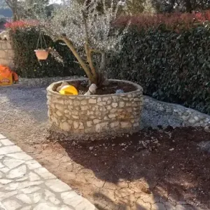 Priprema dvori&scaron;ta za umjetnu travu